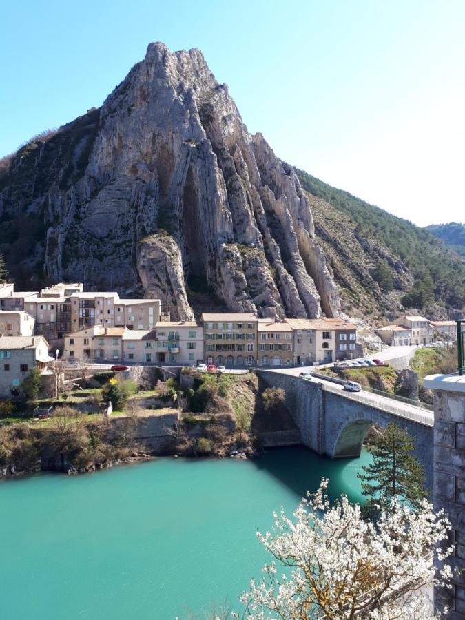 Les Mirabelles Chambres D'Hotes Sisteron Exterior photo